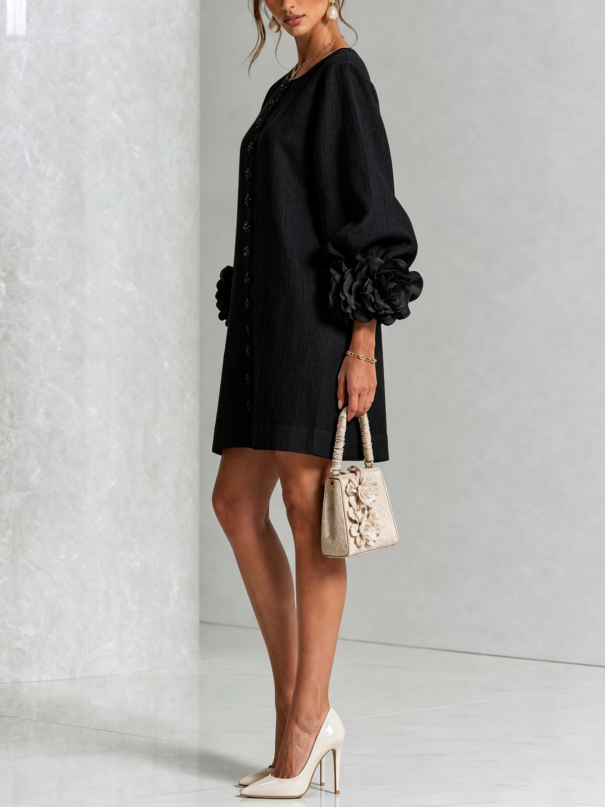 Renata · Vestido mini con puños de flor negro — vista 2