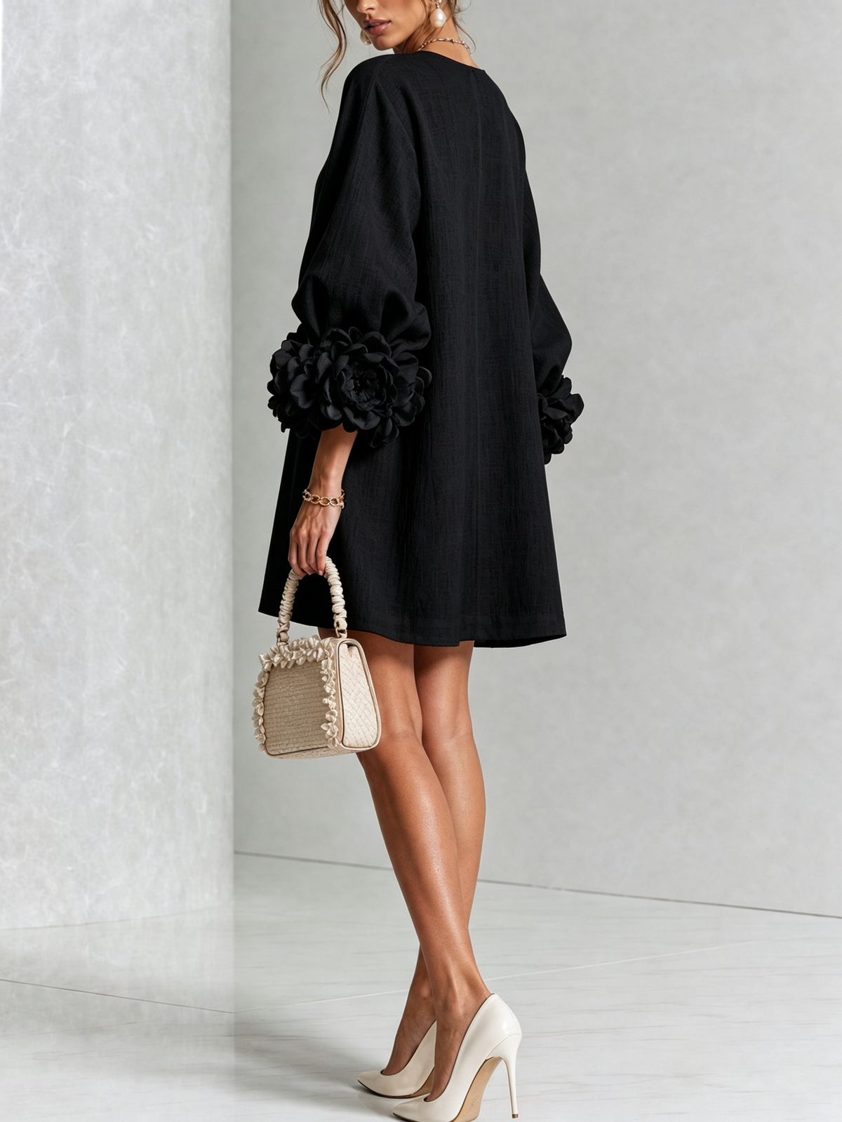 Renata · Vestido mini con puños de flor negro — vista 3