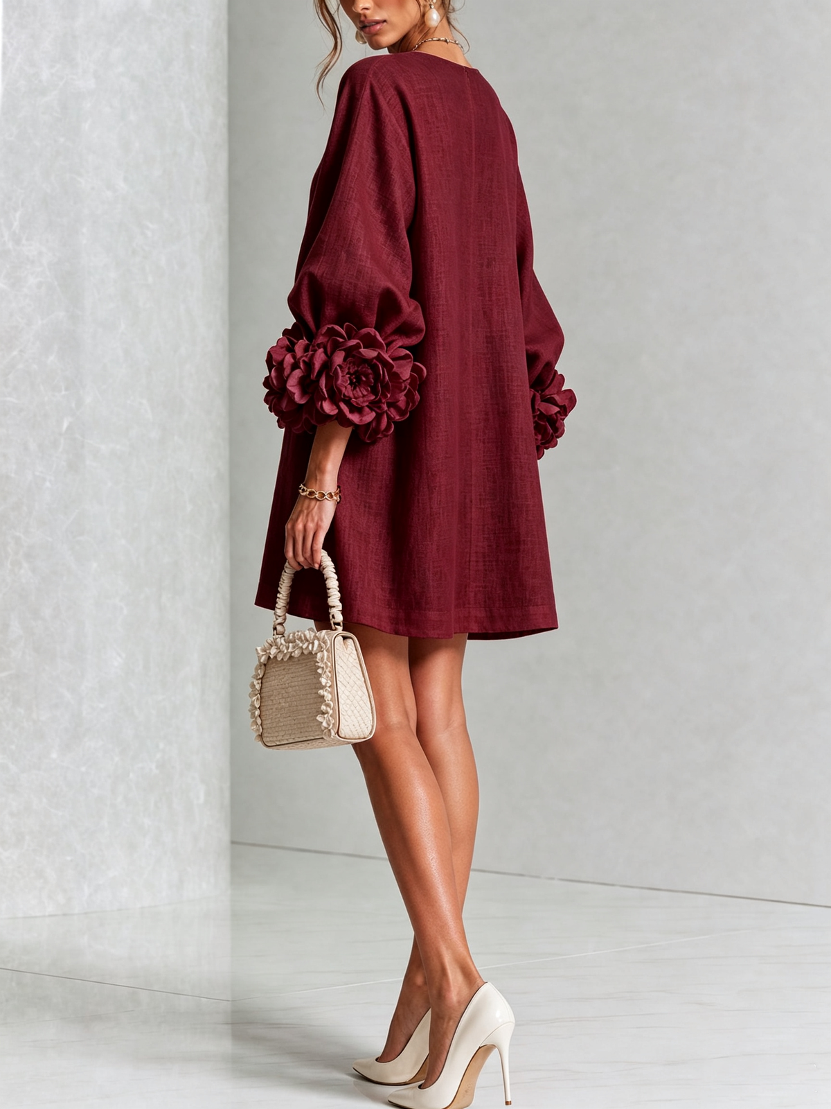 Ilaria · Vestido mini con puños de flor burdeos — vista 3