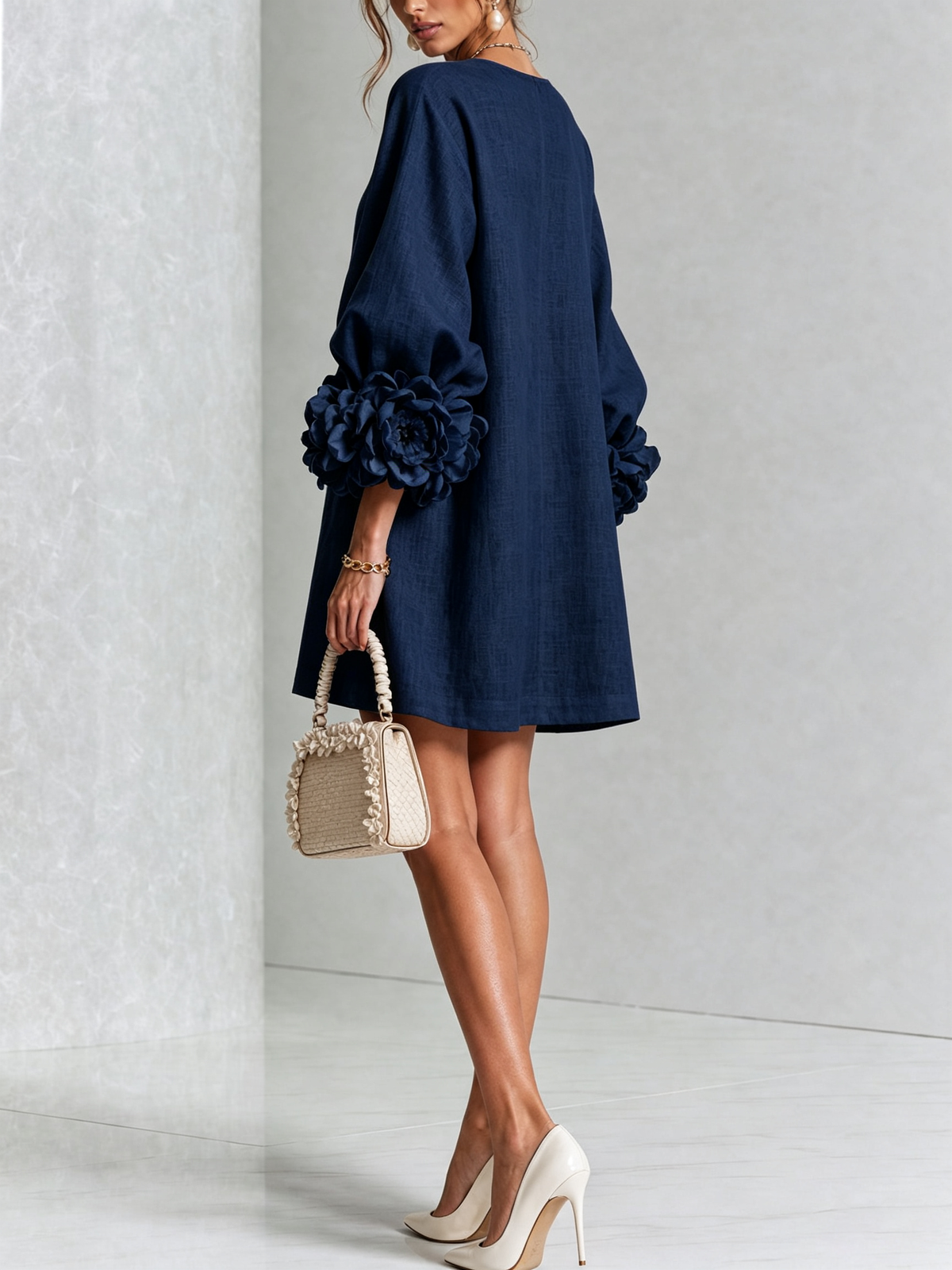 Eleonora · Vestido mini con puños de flor azul marino — vista 3