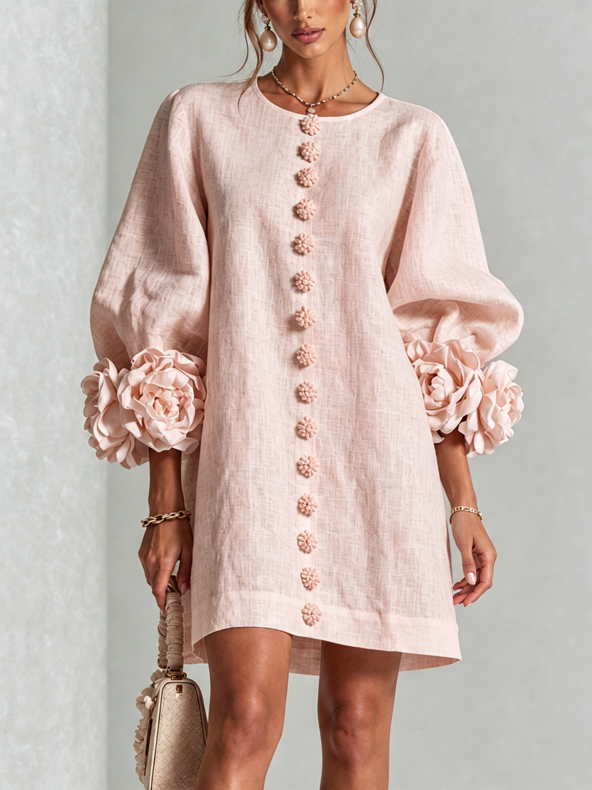 Aurora · Vestido mini con puños de flor rosa — Nola Bellari